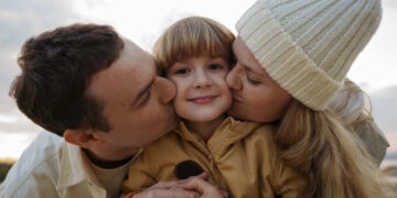 Чому надмірна турбота батьків шкодить дітям - PedagogikaIN