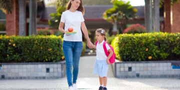 Почему ребенок отказывается разговаривать после уроков - PedagogikaIN